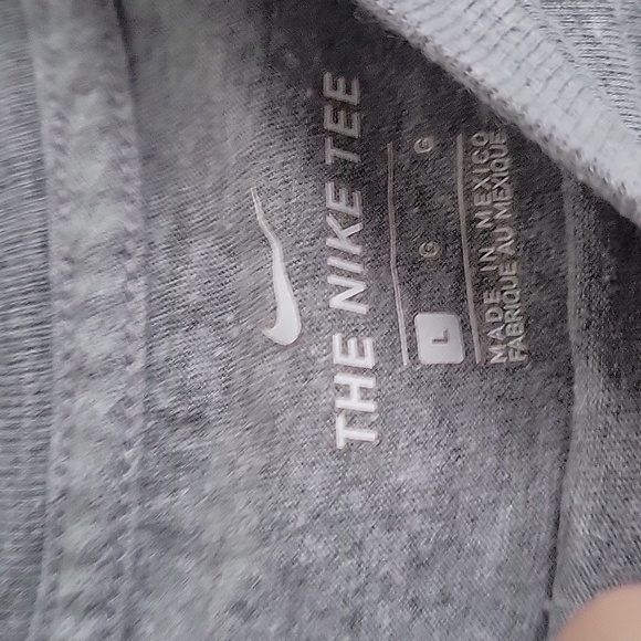 Nike Boy's Shirt - Picture 5 of 10